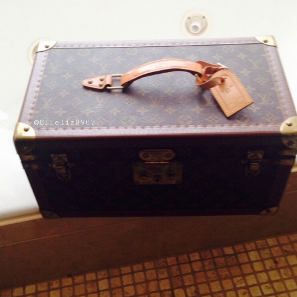 Louis Vuitton travel cases - Picture 2 of 3
